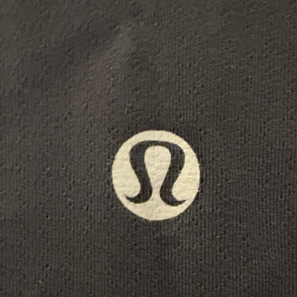 Lululemon Black Sleeveless Tank Top ~ Size 6 - Picture 3 of 4
